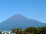 米之宮公園からの初冠雪の富士山